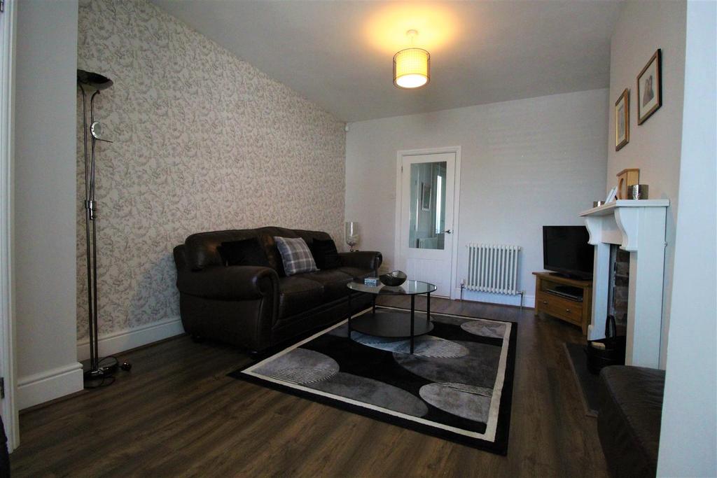 Burton Bank Road, Barnsley, S71 2AB 2 bed terraced house £135,000