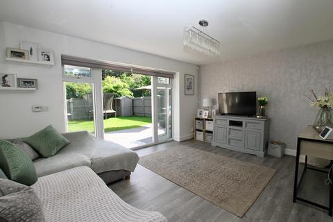 28 Highwell Gardens, Hawkwell, Hockley, SS5 4LY