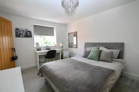 28 Highwell Gardens, Hawkwell, Hockley, SS5 4LY