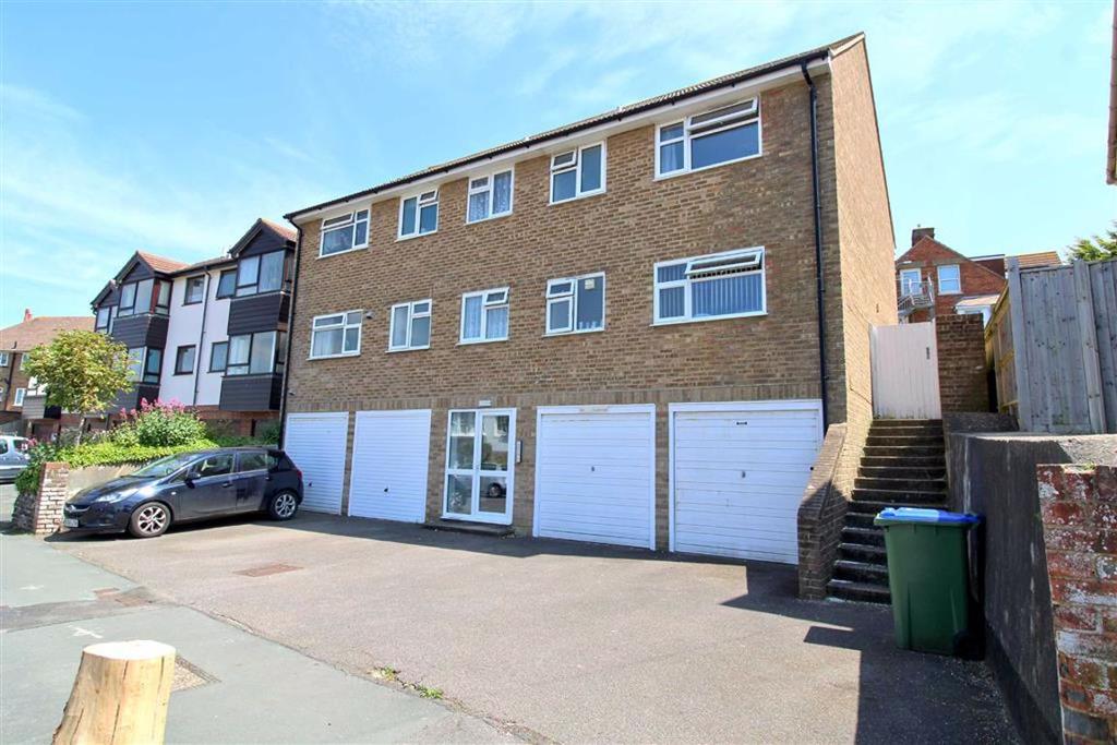 Stafford Road, Seaford, East Sussex 1 bed flat £185,000