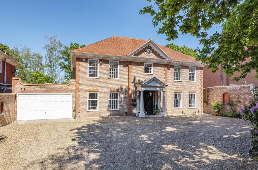 Thorndon Approach, Herongate, Brentwood 5 bed detached house £2,395,000