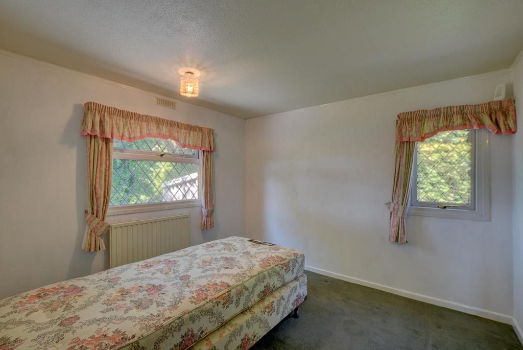 Bed 1.jpg