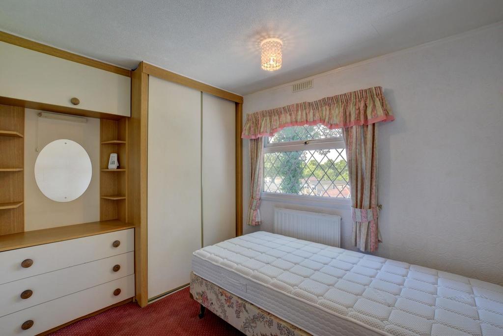 Bed 2.jpg