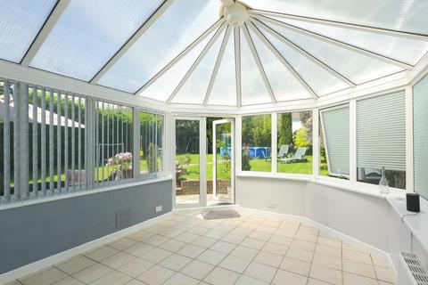 16 Gale Crescent, Banstead, SM7 2HZ