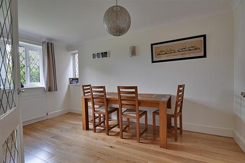 14 Constable Way, Bexhill-on-sea, TN40 2UH