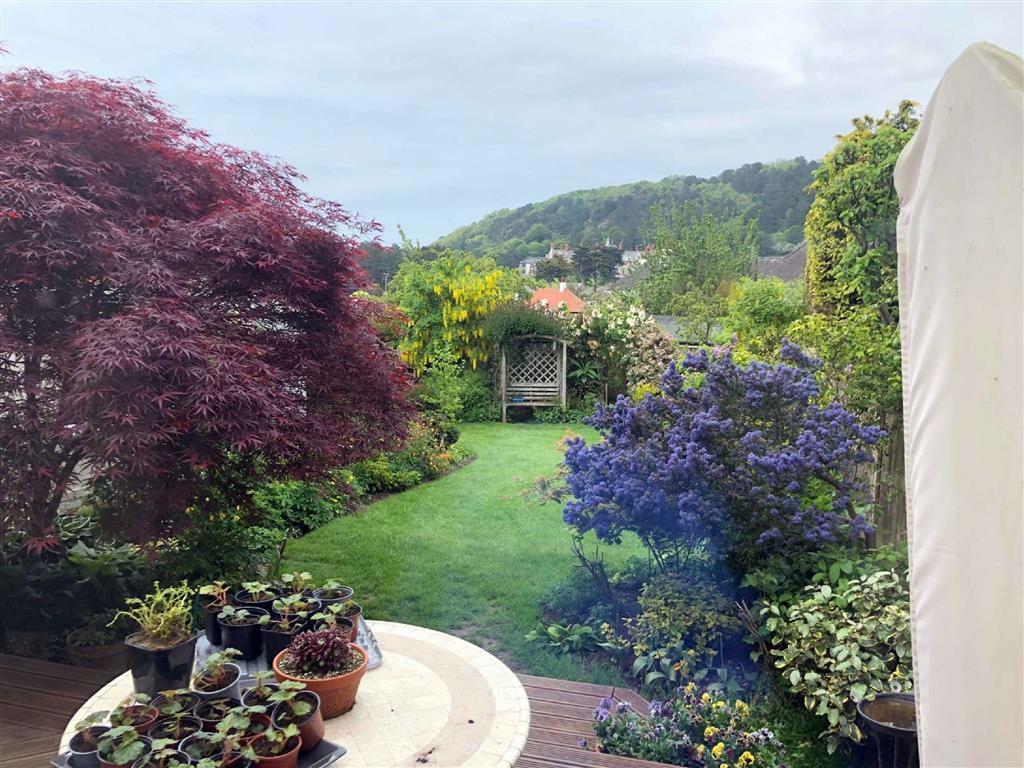 Elwy Gardens, Llandudno, Conwy 3 bed detached house £310,000