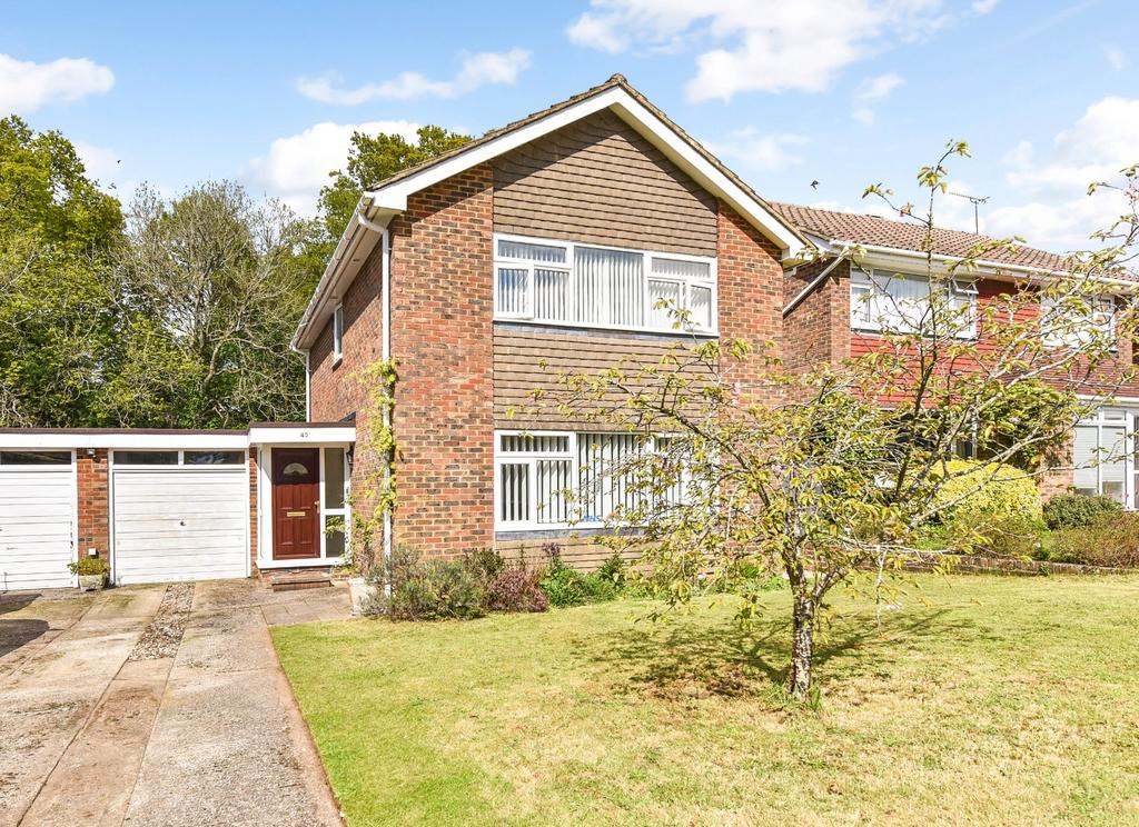 Hilland Rise, Headley 3 bed detached house £550,000