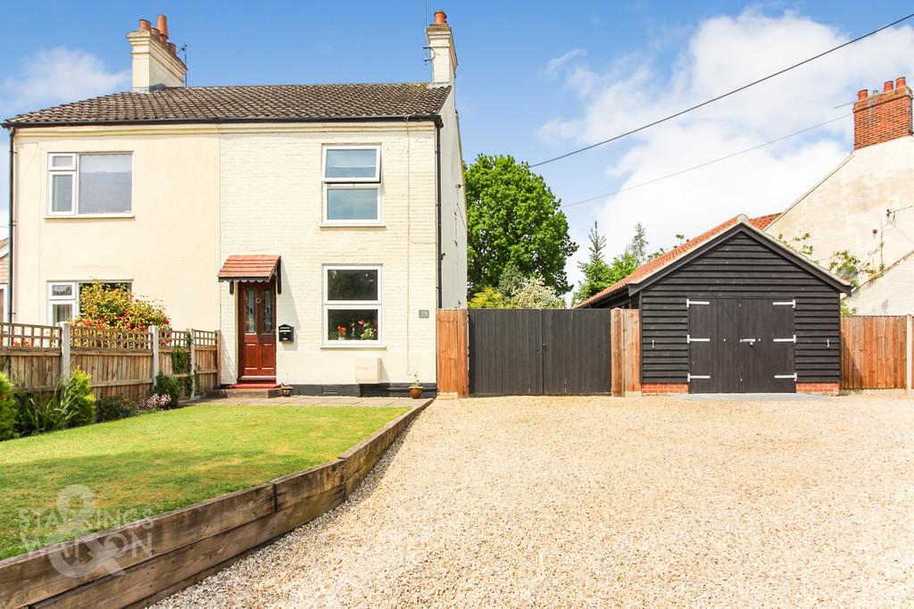 Blofield Road, Brundall, Norwich 2 bed semidetached house £315,000