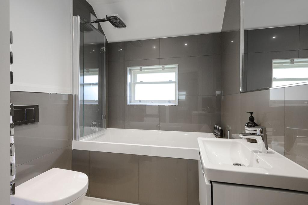 Bedroom 2 Ensuite