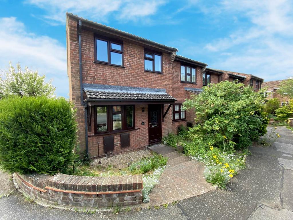 Ross Gardens, Bearwood, Bournemouth 3 bed house £280,000