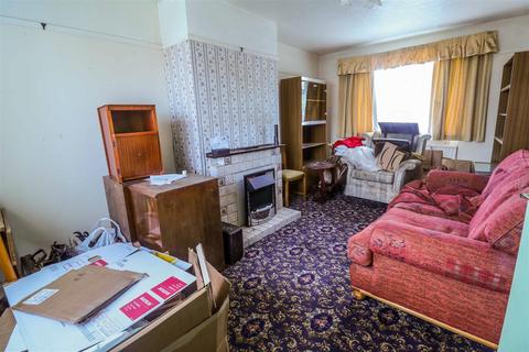 28 Hillside, Harlow, CM17 9BJ