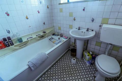 28 Hillside, Harlow, CM17 9BJ