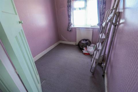 28 Hillside, Harlow, CM17 9BJ