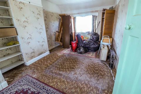 28 Hillside, Harlow, CM17 9BJ