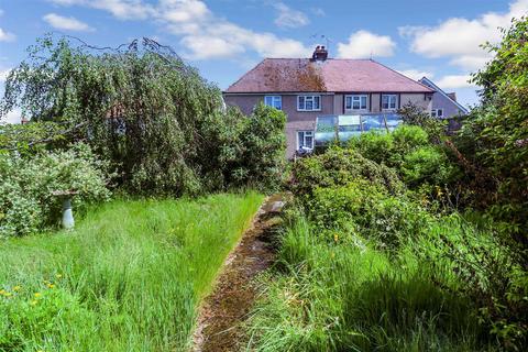 28 Hillside, Harlow, CM17 9BJ