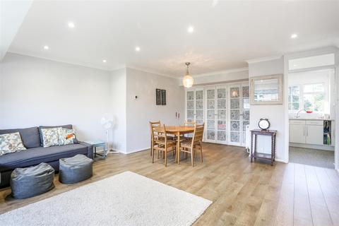 35 Sycamore Close, Carshalton, SM5 2PS