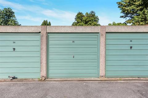 35 Sycamore Close, Carshalton, SM5 2PS