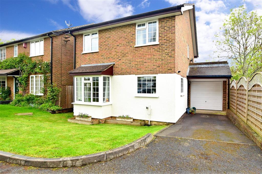 Paddock Grove, Beare Green, Dorking, Surrey 4 bed detached house £575,000