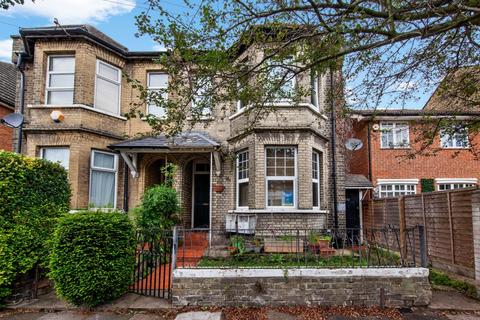 2 bedroom flat to rent, Carlyle Road, Ealing, W5