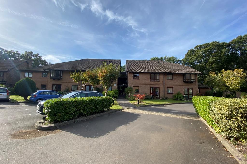 Old Common Gardens, Locks Heath 1 bed flat £125,000