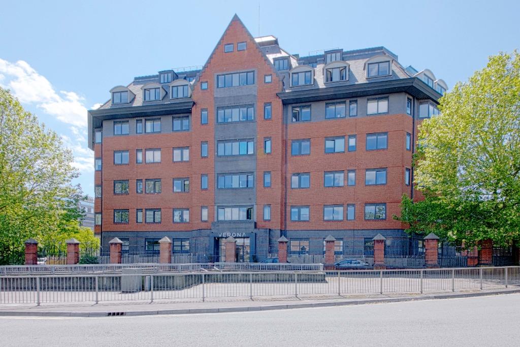 Verona Apartment, Slough, SL1 1 bed flat £810 pcm (£187 pw)