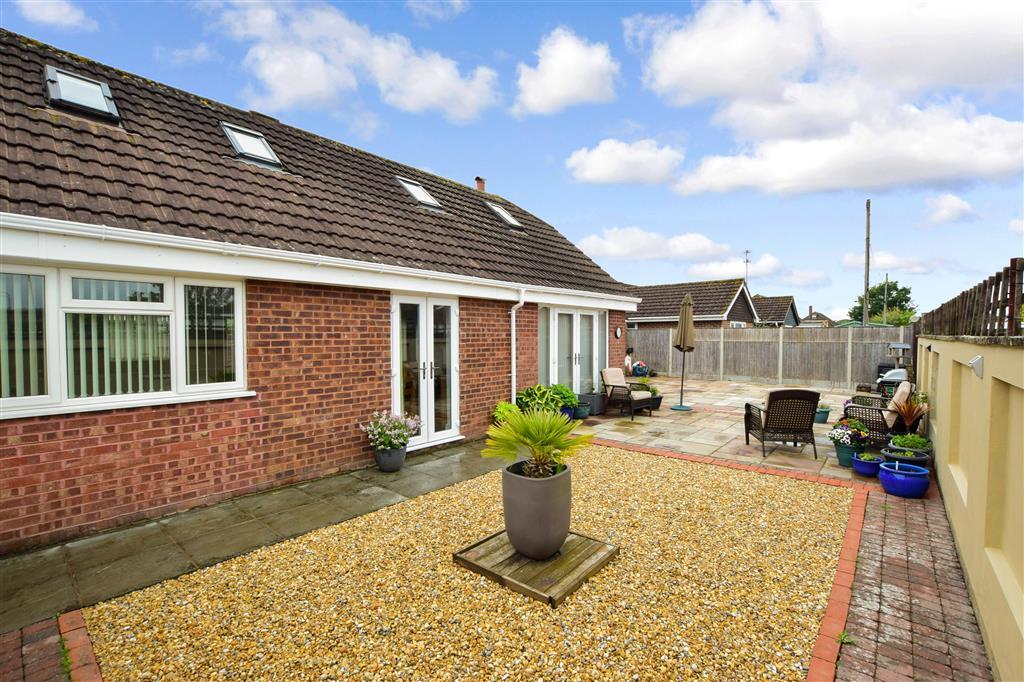 Elm Close, Hayling Island, Hampshire 4 bed bungalow £510,000