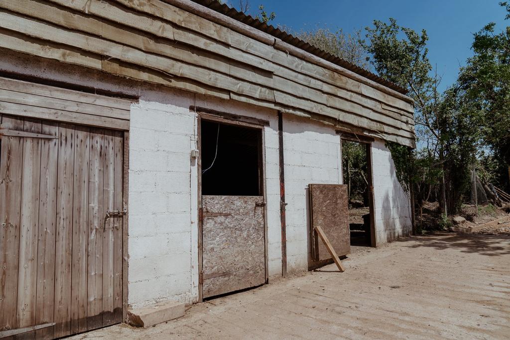 Barns