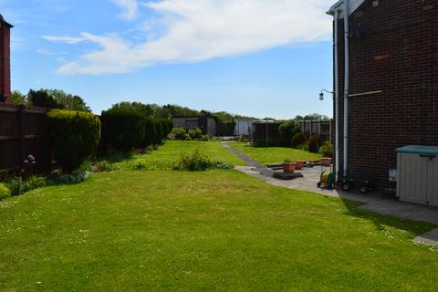 19 Castle Close, Boverton, Llantwit Major, CF61 1UU