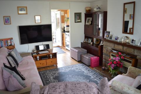 19 Castle Close, Boverton, Llantwit Major, CF61 1UU