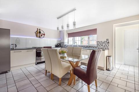 20e Malling Way, Bromley, BR2 7PJ