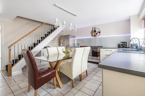 20e Malling Way, Bromley, BR2 7PJ