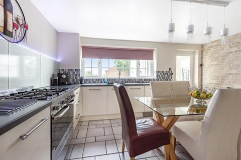 20e Malling Way, Bromley, BR2 7PJ