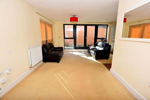 3 bedroom semi-detached house to rent, Midford Grove, Birmingham