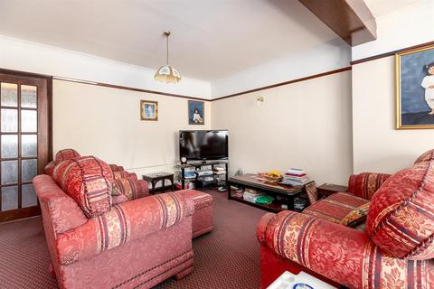 38 Farndale Crescent, Greenford, UB6 9LN