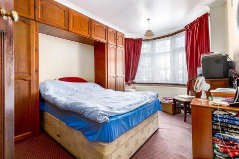 38 Farndale Crescent, Greenford, UB6 9LN