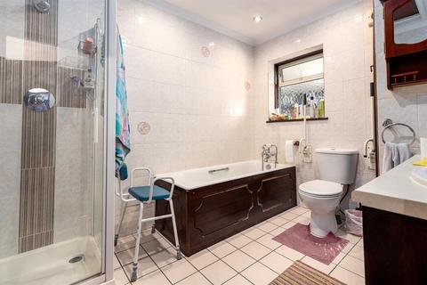 38 Farndale Crescent, Greenford, UB6 9LN