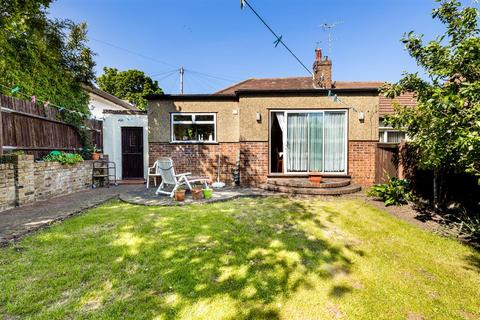 38 Farndale Crescent, Greenford, UB6 9LN