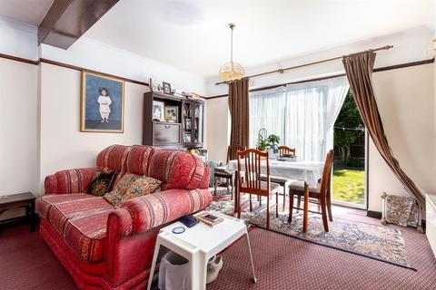 38 Farndale Crescent, Greenford, UB6 9LN