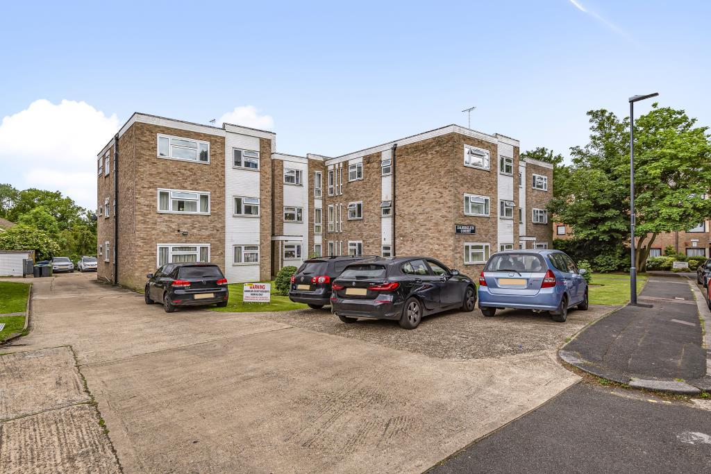 Daneglen Court, Stanmore, HA7 2 bed apartment £1,400 pcm (£323 pw)