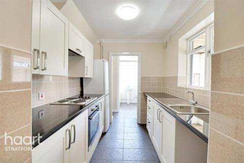 3 bedroom end of terrace house to rent, Cumberland Road, London