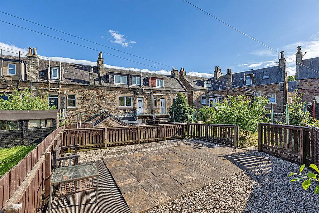 23 St. John Street, Galashiels TD1 3JX 1 bed ground floor flat £65,000