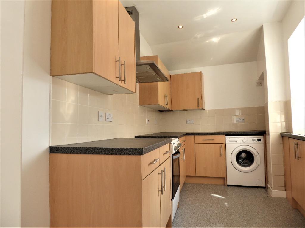 Bristol Street, Burnley, BB11 2 bed semidetached house £525 pcm (£