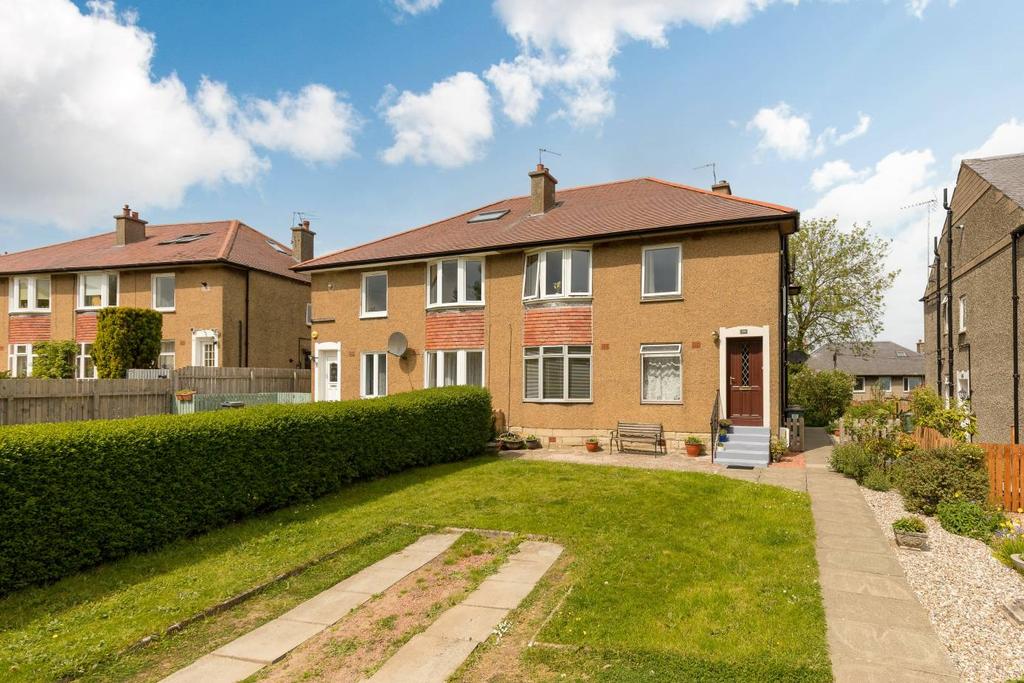 221 Colinton Mains Road, Colinton... 2 bed villa £175,000