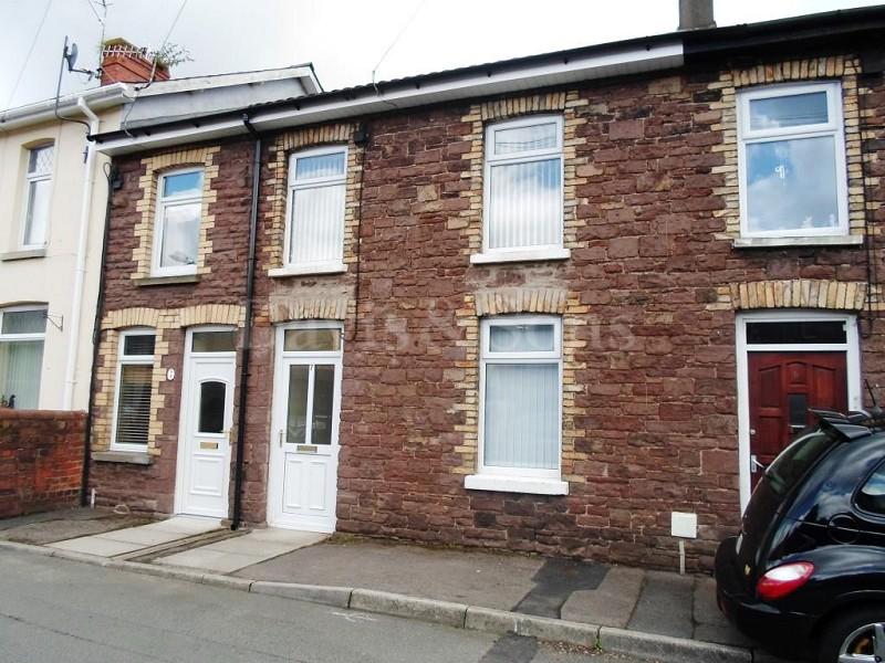 Station Road, Risca, Newport. NP11 3 bed terraced house to rent £850