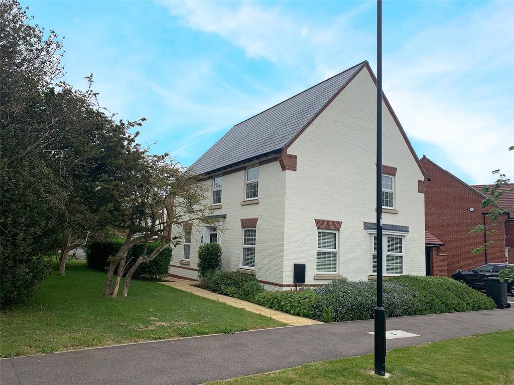 Alexander Avenue, Angmering, Littlehampton, West Sussex, BN16 4 bed