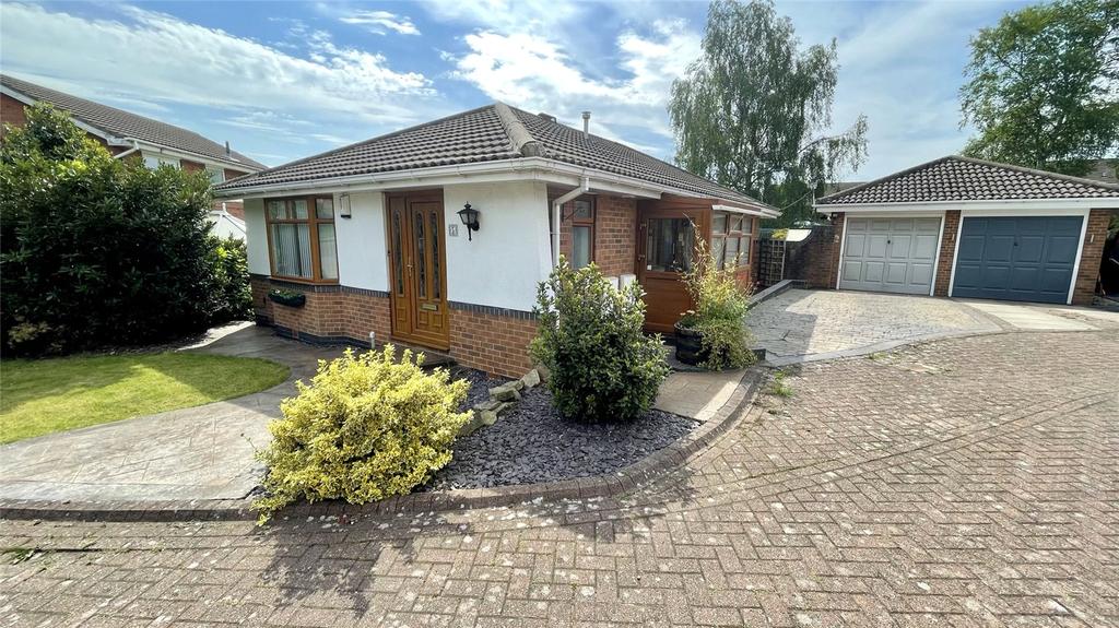 Oaks Wood Drive, Darton, Barnsley, S75 3 bed bungalow £260,000