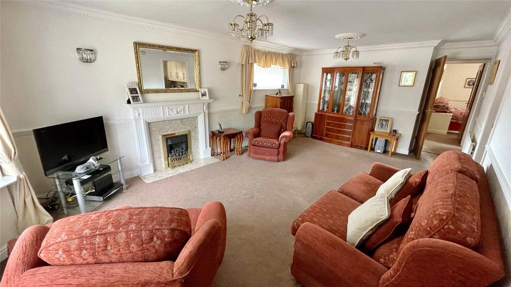 Oaks Wood Drive, Darton, Barnsley, S75 3 bed bungalow £260,000