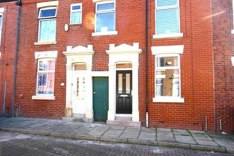 2 bedroom terraced house to rent, Elcho Street, Preston, PR1