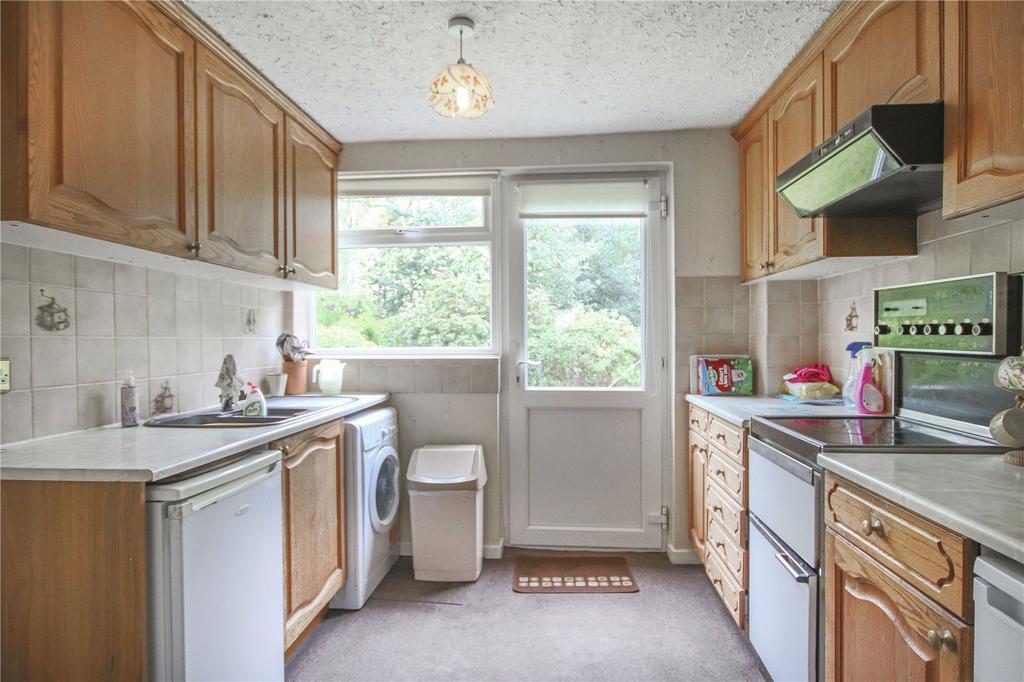 Oakwood Road, Bracknell, RG12 3 bed semidetached house £399,950