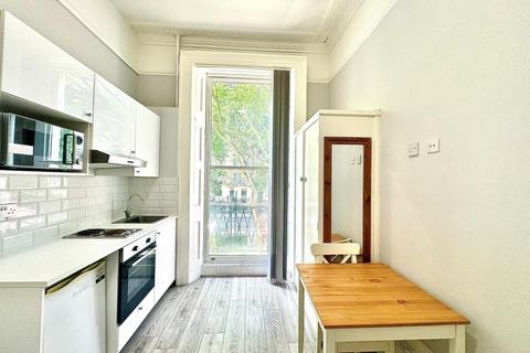 Studio to rent, Sussex Gardens, Paddington, London, London  W2